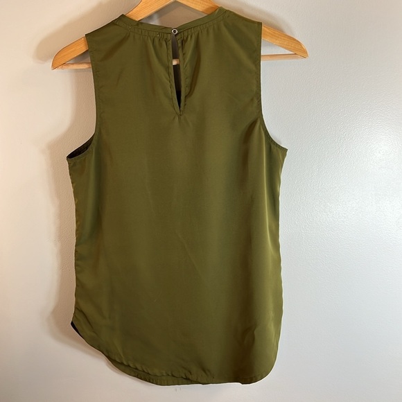 Abercrombie & Fitch Essentials Sleeveless Top Size Small - Picture 5 of 10